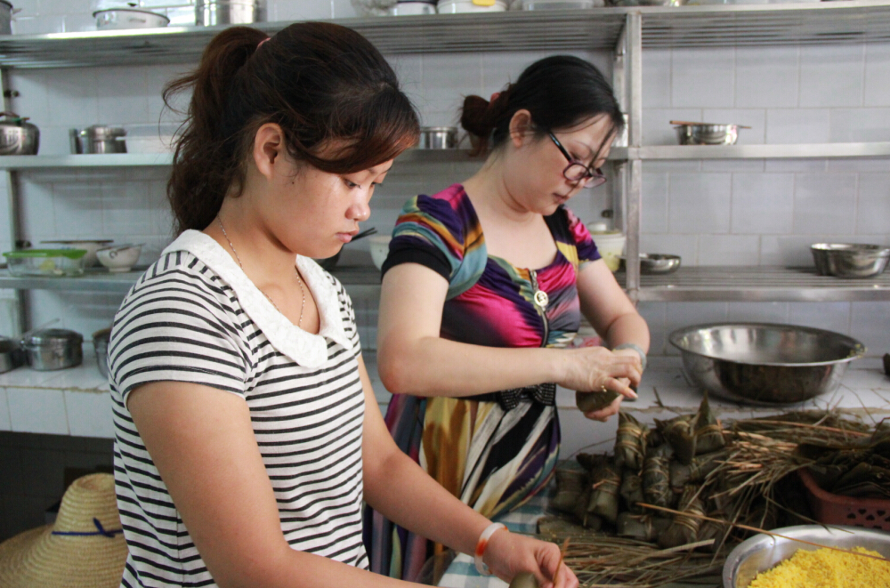 一年一度粽香飄，員工DIY